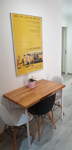 Cosy single bedroom in a student flat, in Puerta del Ángel