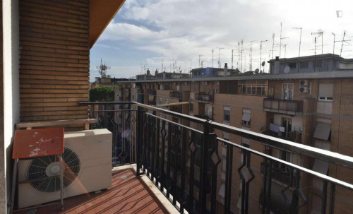 Appealing double bedroom in well-connected Quartiere XI Portuense - Gallery - 14