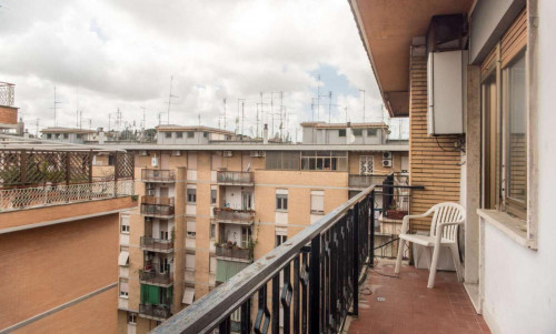 Appealing double bedroom in well-connected Quartiere XI Portuense - Gallery - 13