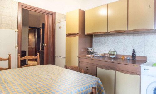 Appealing double bedroom in well-connected Quartiere XI Portuense - Gallery - 6