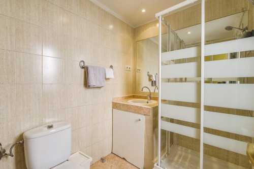 Snug single bedroom next to Museo Arqueológico Nacional