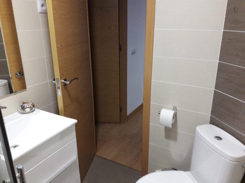 Single bedroom in a 3-bedroom apartment near Delicias metro station - Gallery - 6