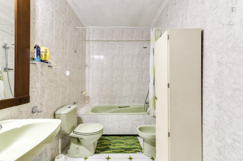 Single bedroom in a 5-bedroom house close to Universidad Europea de Madrid  - Gallery -  5