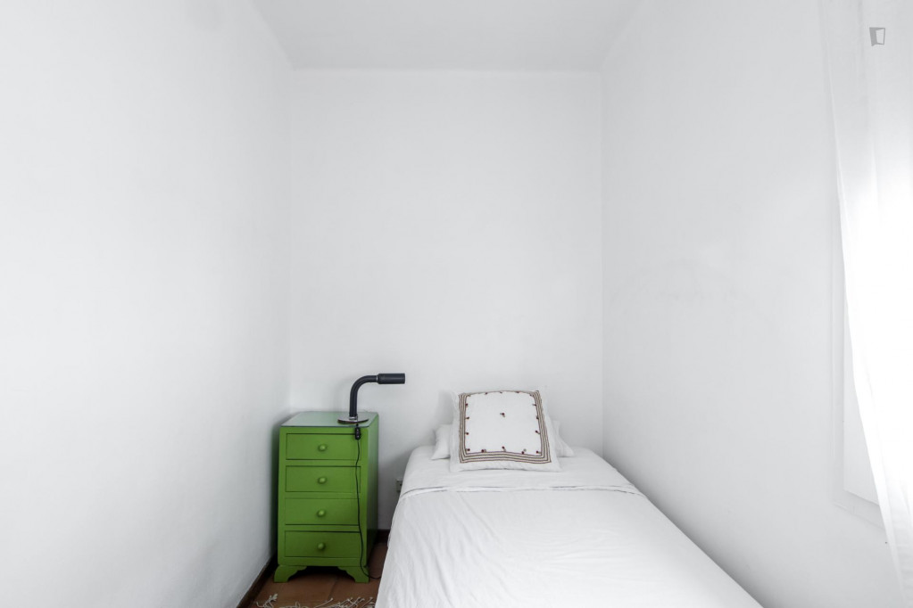 Pleasant single bedroom in El Poble-sec