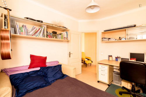 Double bedroom and private bathroom. Barrio Salamanca