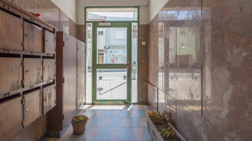 Simple single bedroom in a 6-bedroom flat, 10 minutes from FEUP, Polo Universitário - Gallery - 5