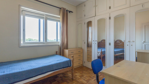 Simple Single Bedroom In A 6-Bedroom Flat, 10 Minutes From FEUP, Polo Universitário - 1