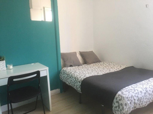 Modern double bedroom next to Callao metro station