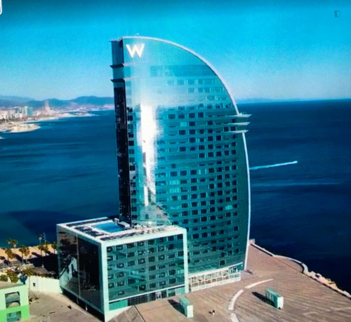 Single bedroom in 4-bedroom apartment