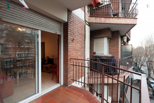 Single bedroom in a 4-bedroom apartment near Zona Universitària