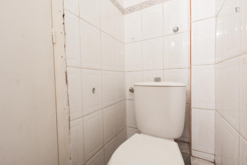 Single bedroom in a 4-bedroom apartment near Zona Universitària