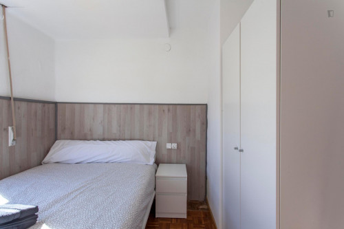 Double bedroom with a window view, in L'Amistat - Gallery - 18