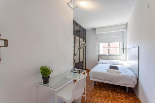  Snug Single Bedroom In A 10-Bedroom Flat, In L'Amistat  -  Snug single bedroom in a 10-bedroom flat, in L'Amistat  - Gallery -  2