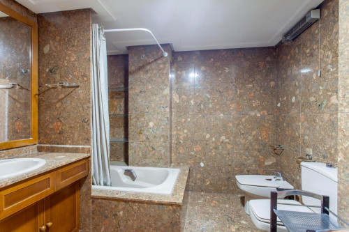 Modern and bright double bedroom in hip L'Amistat - Gallery - 6