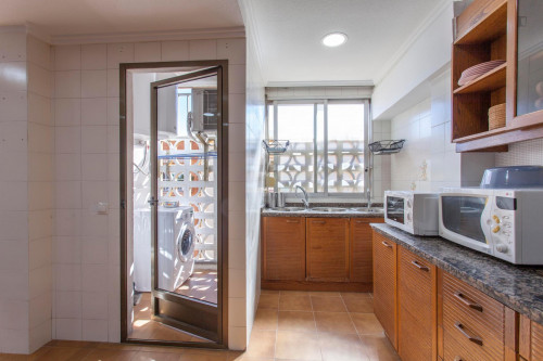 Modern and bright double bedroom in hip L'Amistat - Gallery - 10