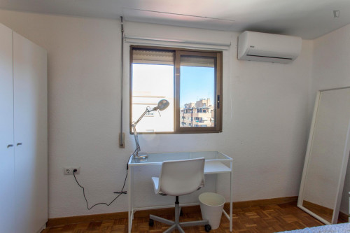 Modern and bright double bedroom in hip L'Amistat - Gallery - 20