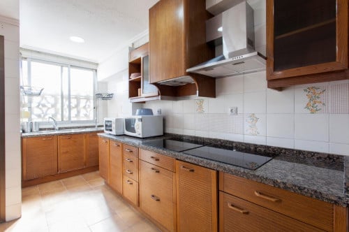 Graceful double bedroom with a window view, in L'Amistat - Gallery - 11