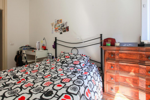Cosy single bedroom near Turro metro station - Gallery - 3