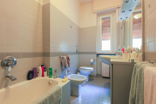 Cosy single bedroom near Turro metro station - Gallery - 8
