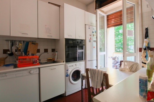 Cosy single bedroom near Turro metro station - Gallery - 4