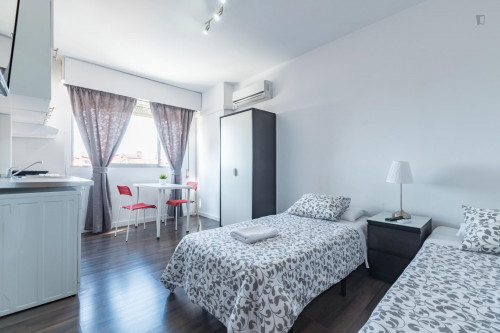  Super Tasteful Studio In Trendy Arapiles Neighbourhood  -  Super tasteful studio in trendy Arapiles neighbourhood  - Gallery -  2