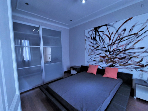 EIXAMPLE FURNISHED 4 BEDROOMS FLAT - 1