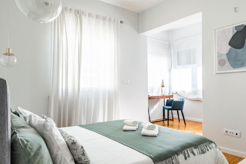 Modern 3-Bedroom Apartment Near Instituto Superior De Agronomia - 1
