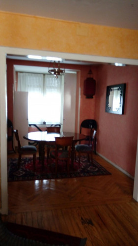 Single bedroom in 5-bedroom apartment