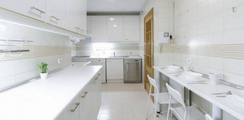 Modern double bedroom within walking distance to the Delicias metro station - Gallery - 7