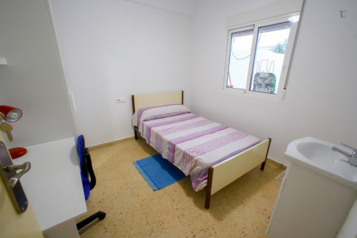  Cute Single Bedroom In A 4-Bedroom Apartment Near València-Cabanyal Train Station  -  Cute single bedroom in a 4-bedroom apartment near València-Cabanyal train station  - Gallery -  1