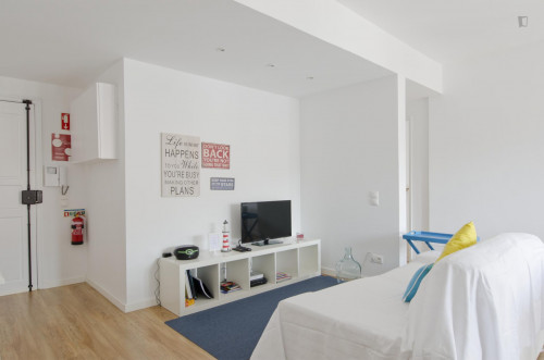 Fresh And Pleasant 2-Bedroom Flat Near The Beaches Of Cascais - 1