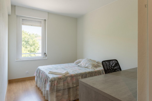 Bright And Spacious Double Bedroom Near Universidade Portucalense Infante Dom Henrique - 2