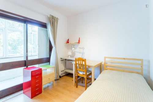 Neat And Cosy Single Ensuite Bedroom Near Universidade Fernando Pessoa - 2