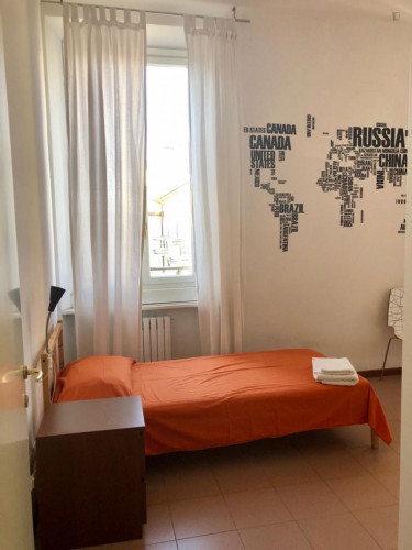  Bed In A Twin Bedroom, Part Of A 2-Bedroom Flat In Gratosoglio  -  Bed in a twin bedroom, part of a 2-bedroom flat in Gratosoglio  - Gallery -  1