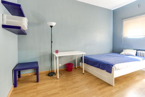  Comfy Single Bedroom In A 3-Bedroom Flat Near Parque Del Retiro  -  Comfy single bedroom in a 3-bedroom flat near Parque del Retiro  - Gallery -  2
