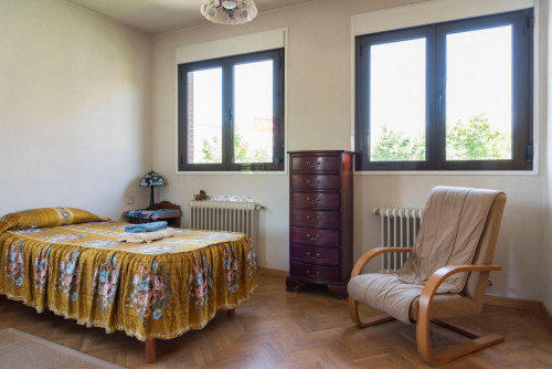 Big Single Bedroom Near The Mirasierra Metro With Private Bathroom - 2