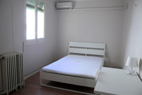  Nice Single Bedroom In An 8-Bedroom Flat, Near El Retiro Park  -  Nice single bedroom in an 8-bedroom flat, near El Retiro Park  - Gallery -  1