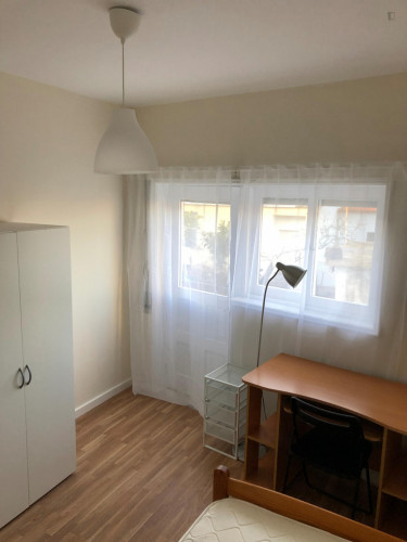 Single Bedroom, With Balcony, In 7-Bedroom House - 2