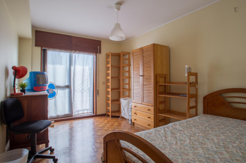  Single Ensuite Bedroom Located Near Porto's Universidade Lusíada  -  Single ensuite bedroom located near Porto's Universidade Lusíada  - Gallery -  1