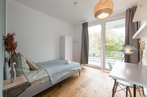  Double Bedroom, With Balcony, In 4-Bedroom Apartment  -  Double bedroom, with balcony, in 4-bedroom apartment  - Gallery -  2