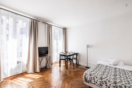  Cozy 1-Bedroom Apartment Near Opéra Metro Station  -  Cozy 1-bedroom apartment near Opéra metro station  - Gallery -  1