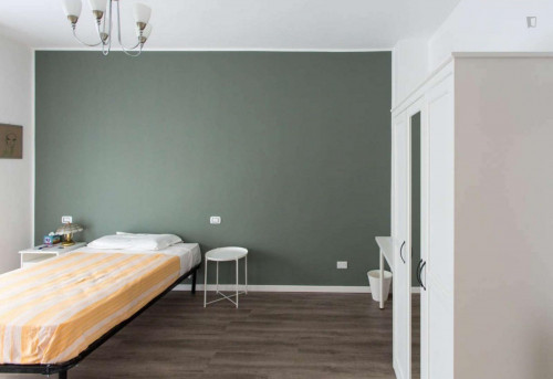  Luminous Double Bedroom With Balcony Close To Inganni Metro Station  -  Luminous double bedroom with balcony close to Inganni metro station  - Gallery -  2