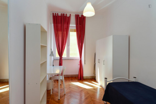  Inviting Single Bedroom Near The Acqua Acetosa Train Station  -  Inviting single bedroom near the Acqua Acetosa train station  - Gallery -  2