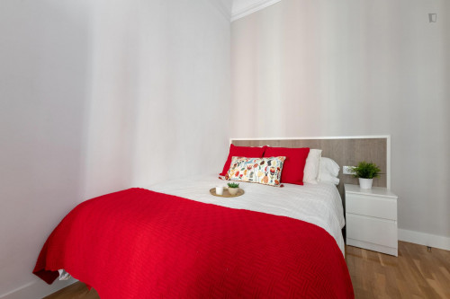Shiny Double Bedroom In A Student Flat, Near Puerta De Alcalá - 2
