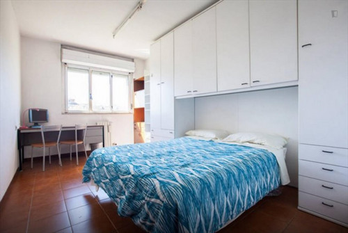 Cool Double Bedroom In Chiesa Rossa Neighbourhood - 1