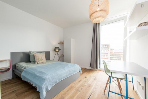  Double Bedroom, With Balcony, In 4-Bedroom Apartment  -  Double bedroom, with balcony, in 4-bedroom apartment  - Gallery -  1