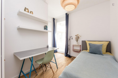  Single Bedroom, With Balcony, In 4-Bedroom Apartment  -  Single bedroom, with balcony, in 4-bedroom apartment  - Gallery -  2