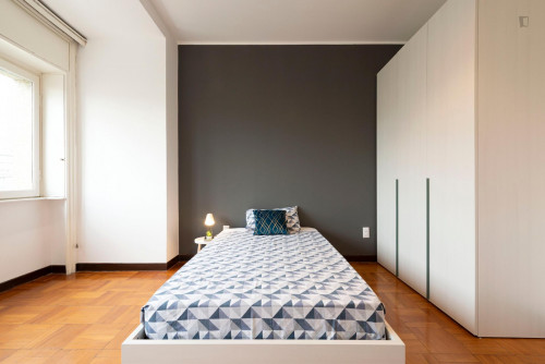  Bright Bedroom Near Università Bocconi  -  Huge Bright Room - V.le B. d'Este 30 - Room 4  - Gallery -  1