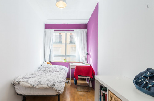  Cheerful Single Bedroom Close To Chueca Metro Station  -  Cheerful single bedroom close to Chueca metro station  - Gallery -  2
