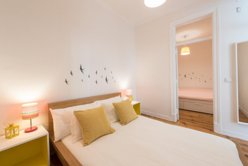 2-Bedroom Apartment Near Martim Moniz Metro Station - 1